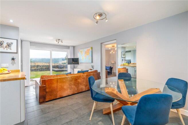 6 bed Detached for sale Image 9