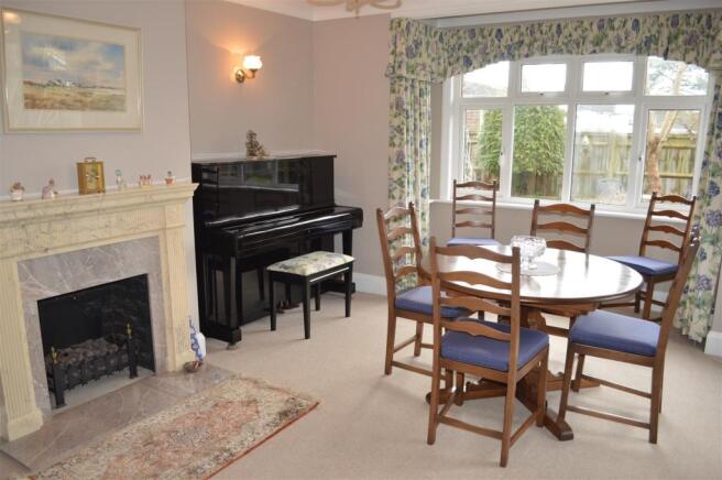 DINING ROOM