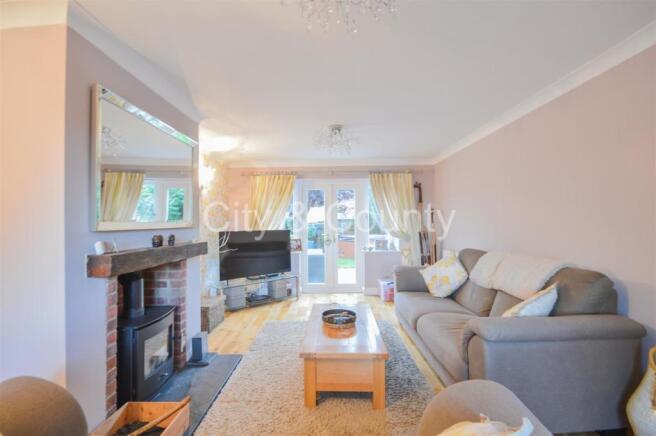 Living room 2.jpg