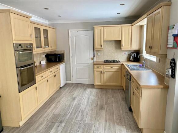 Kitchen/Breakfast Room