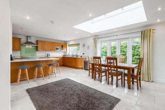 kitchen diner-1.jpg