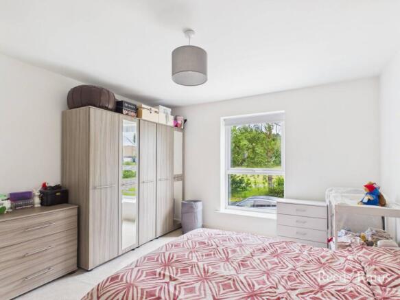 4 bed Detached for sale Image 11