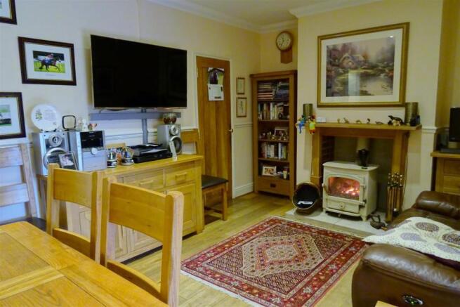 DINING ROOM: