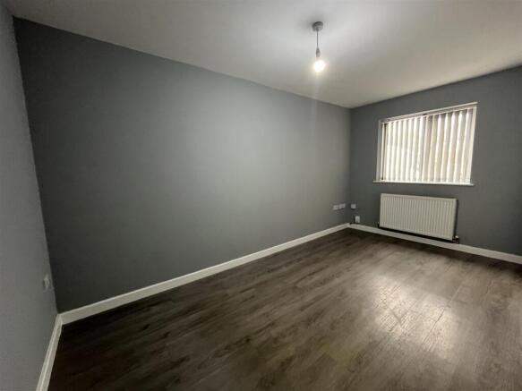 3 bed Semi-Detached to rent Image 6