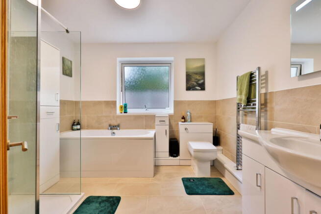 5 bed Detached Bungalow for sale Image 9