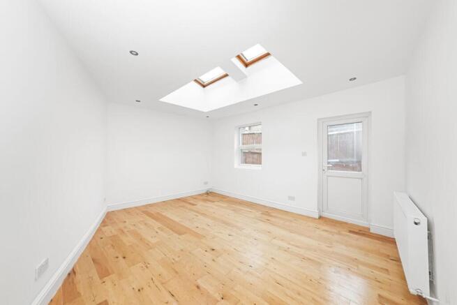 Flat 2, 48 Norwood High Street, Norwood, London SE27 9NR