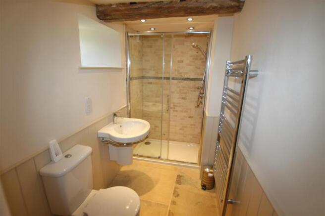 GROUND FLOOR SHOWER 