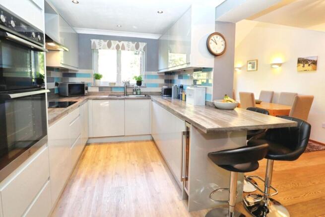 Kingfisher Road, Buckingham, MK18 photo 4