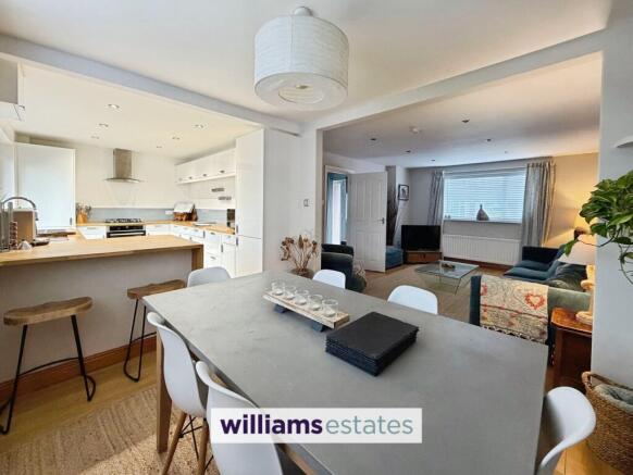 Kitchen/Lounge/Dining Room