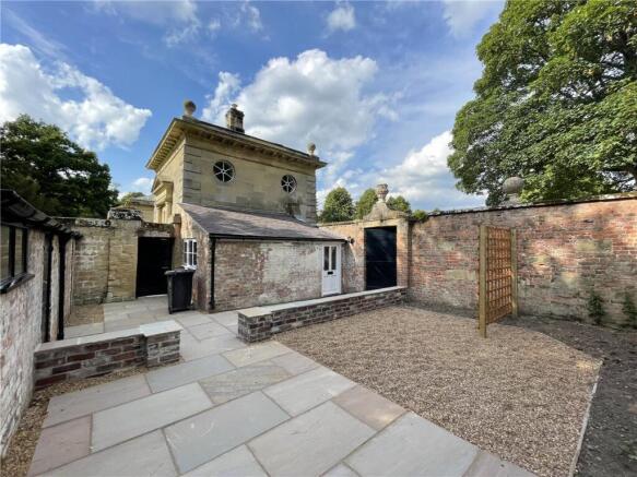 1 bed Detached to rent Image 12