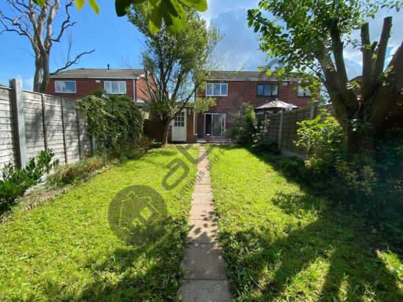 2 bed Semi-Detached to rent Image 10