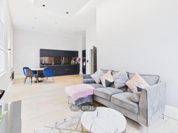 2 bed Apartment to rent Image 10
