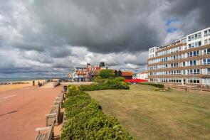 1, Admirals Walk, South Road, Hythe CT21 6AL