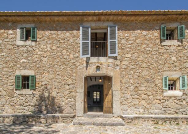 TRADITIONAL MALLORCAN POSSESSION WITH INCREDIBLE VIEWS