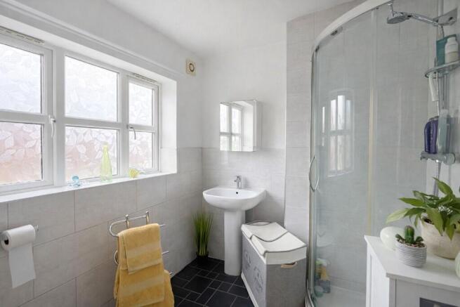 4 bed Detached for sale Image 5