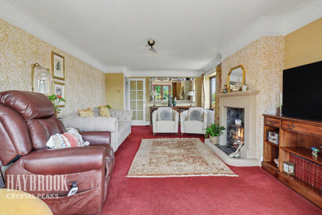 4 bed Detached for sale Image 5
