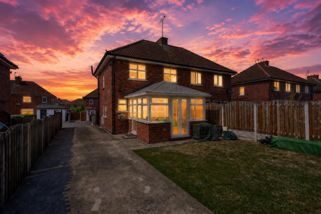 3 bed Semi-Detached for sale Image 4