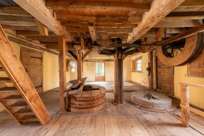 Mill Farm, Mill Lane, Weston Turville, Buckinghamshire, HP22 5RG