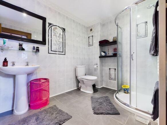 Master en-suite