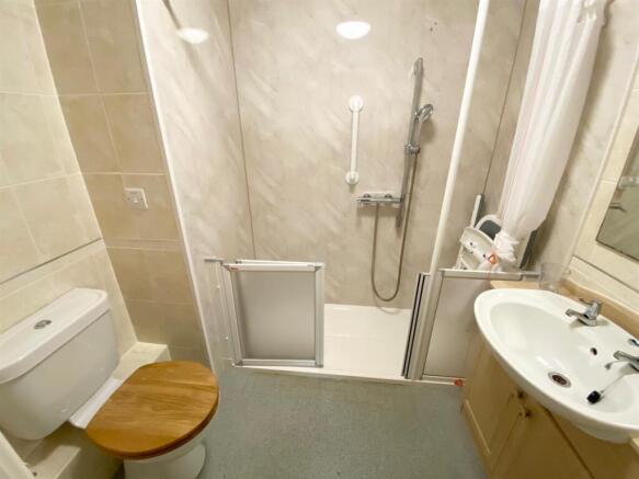 1 bed Apartment for sale Image 6