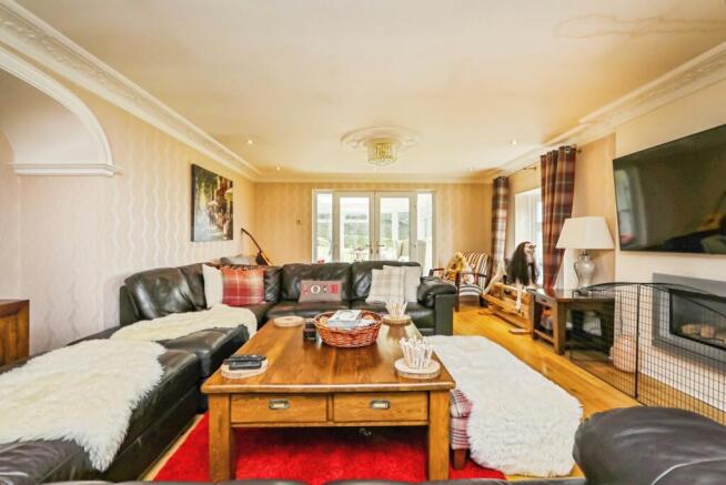 4 bed Detached for sale Image 7