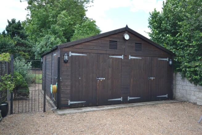 Detached garage