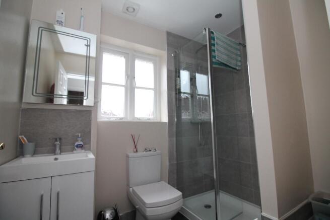 EN SUITE TO MASTER