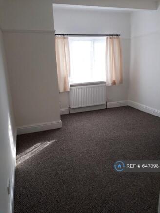 Large 4m x 4m Bedroom