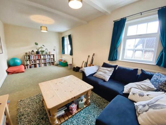 3 bed Apartment for sale Image 5