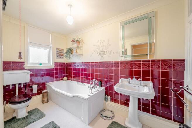 3 bed Flat for sale Image 12