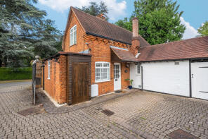 The Lodge House, Copthorne Road, Rickmansworth WD3 4AQ