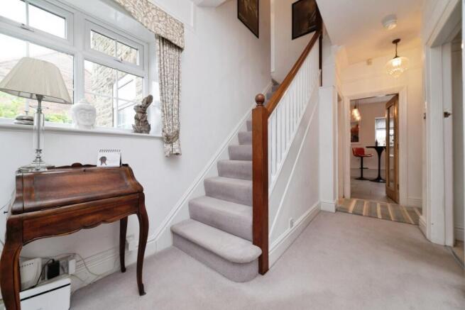 4 bed Detached for sale Image 8