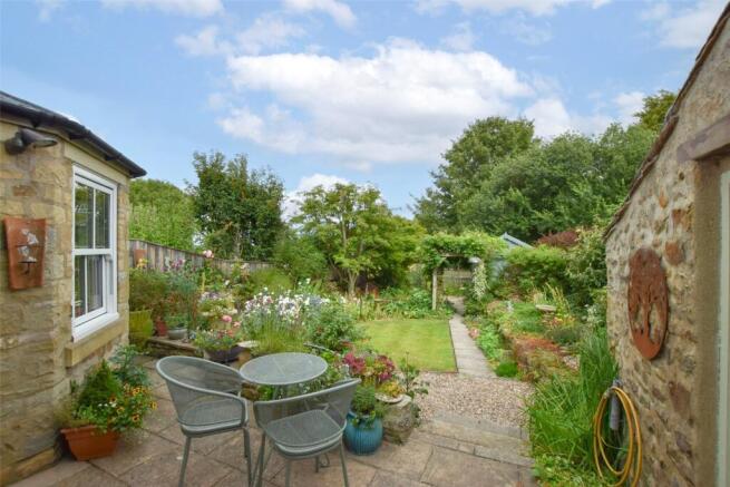 2 bed Semi-Detached for sale Image 11
