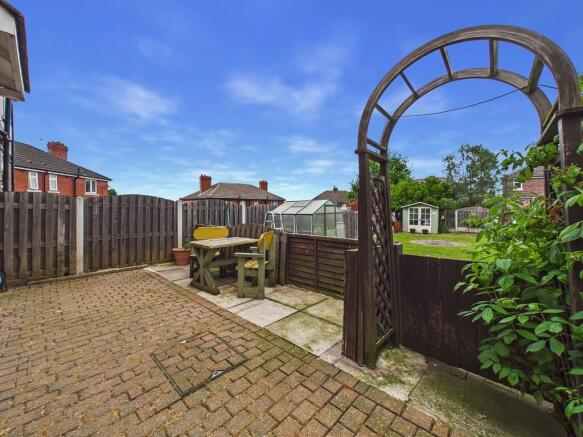 4 bed Semi-Detached for sale Image 11