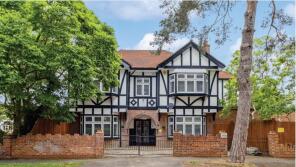 1, Hillview Road, Pinner HA5 4PB