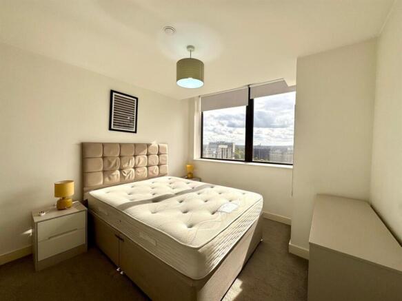 Bedroom pic 4.jpeg