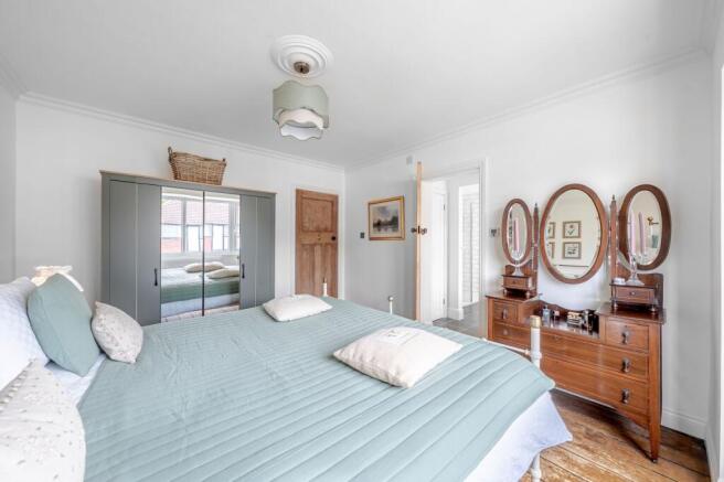 4 bed Detached for sale Image 12