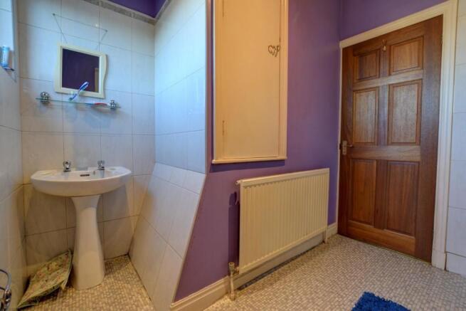 Bathroom - 2.jpg