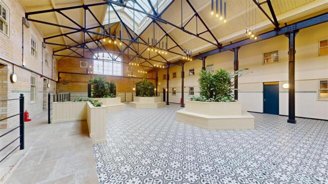 GRAND COMMUNAL ENTRANCE & HISTORIC HUB