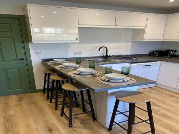 1 bed House Share to rent Image 9