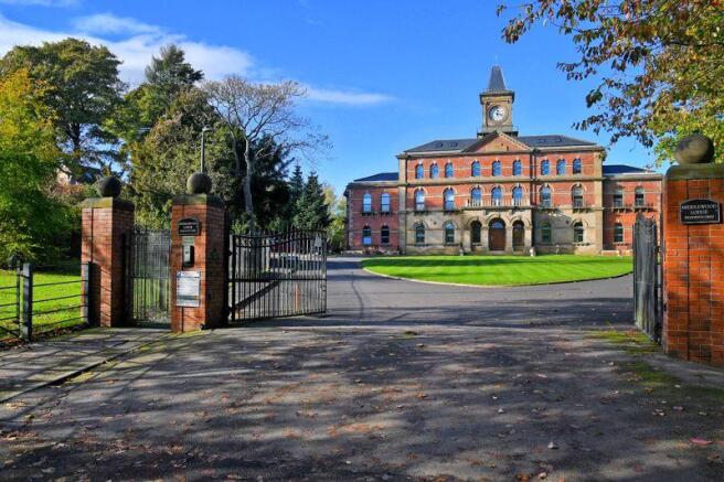 External with gates