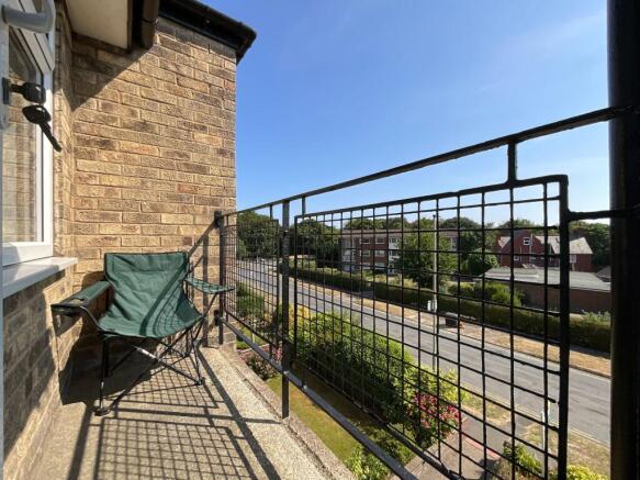 2 bed Flat for sale Image 7