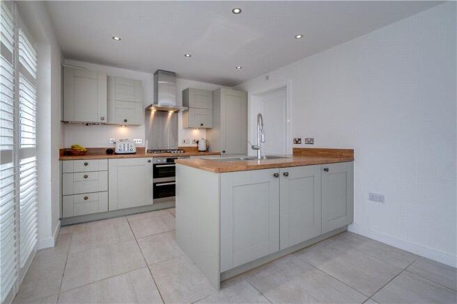 3 bed Semi-Detached for sale Image 8