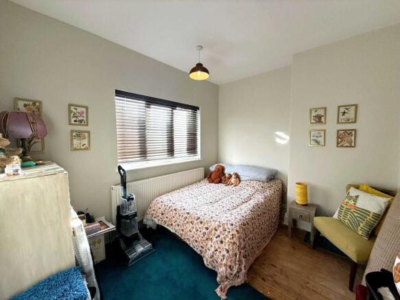 3 bed Semi-Detached for sale Image 12
