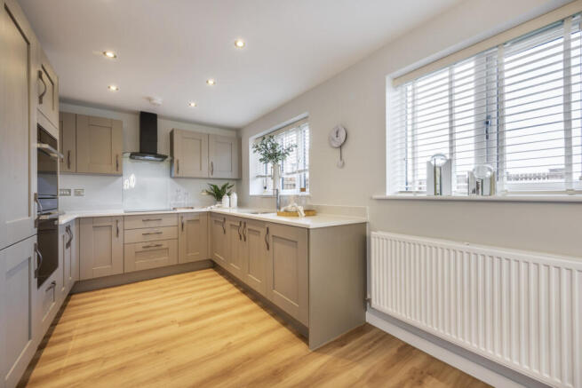 4 bed Detached for sale Image 2