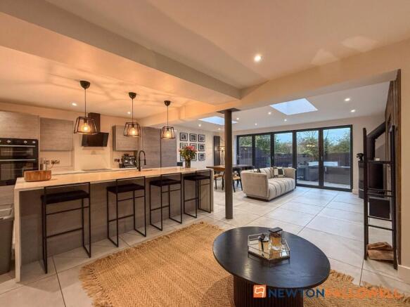 Open Plan Living/Dining Kitchen