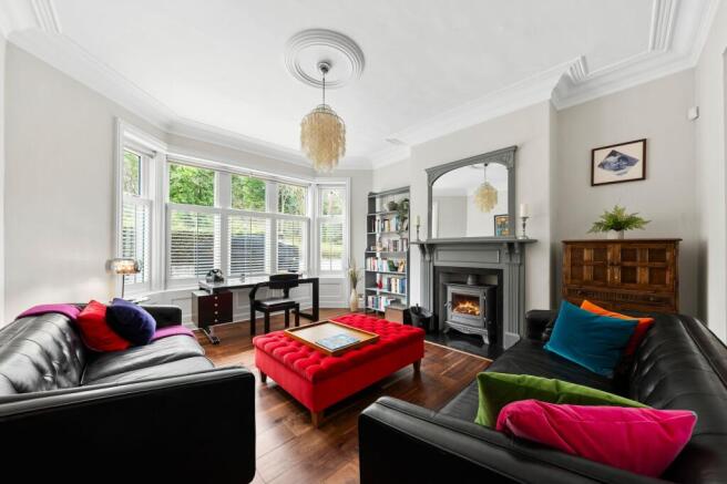 6 bed Semi-Detached for sale Image 6