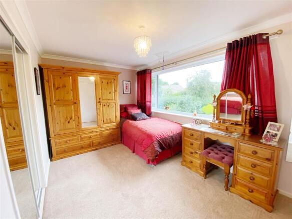 Bedroom 3 pic 1.jpg
