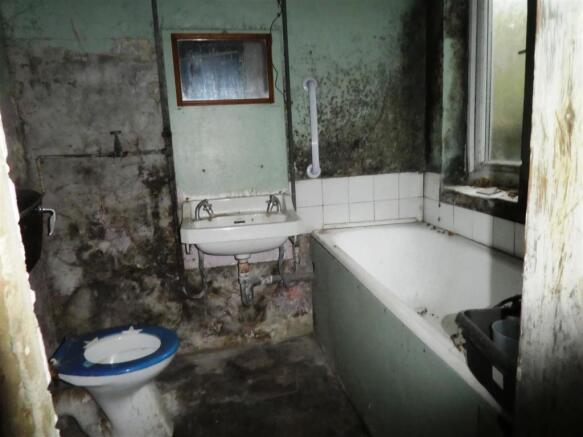 bathroom.JPG