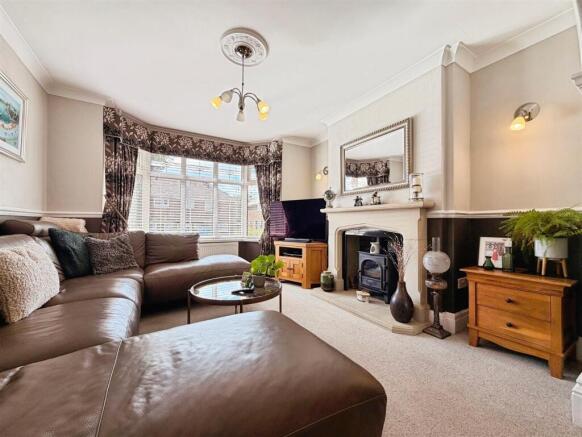 3 bed Semi-Detached for sale Image 6